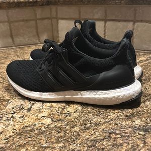 Adidas 5.0 dna ultra boost size 8.5 men’s black/white